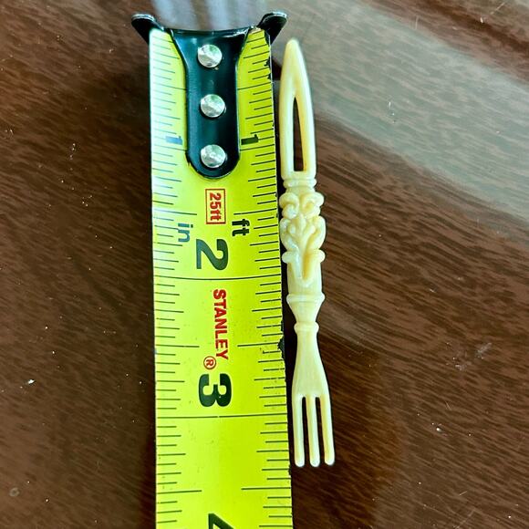 Vintage Celluloid Appetizer Forks – Tiki Party Style – Set of 18 - Picture 7 of 7